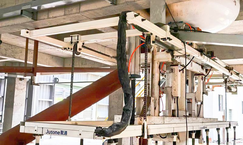 Pag -aangat ng pagbuhos ng aparato ng braso